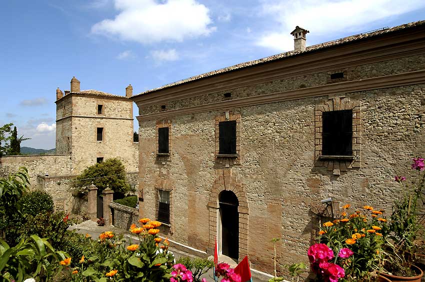 Borgo di Serravalle, Palace Gardens